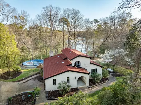 15465 Holly Dr, Smithfield, VA 23430