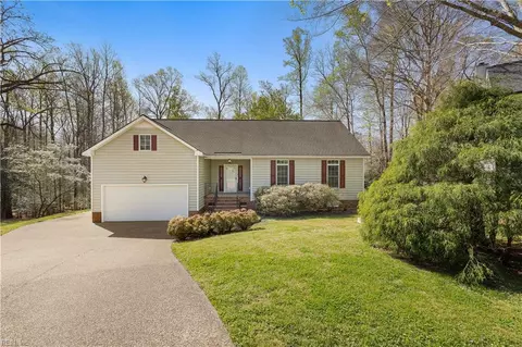 3720 Shackleton Ln, Williamsburg, VA 23188