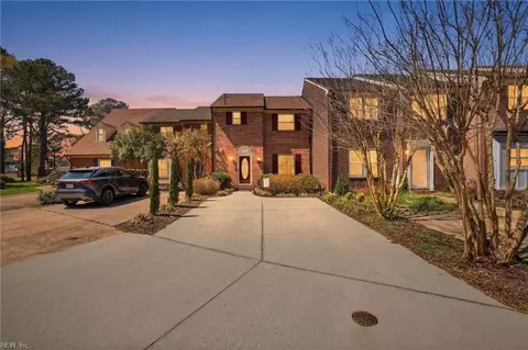 925 Poquoson Cir, Virginia Beach, VA 23452