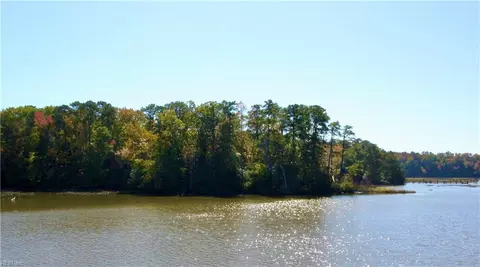 117 Northpoint Dr, James City County, VA 23185