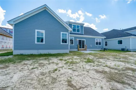 Exterior - 5104 Annapolis Dr, Chesapeake, VA 23321 photo 5 of 7
