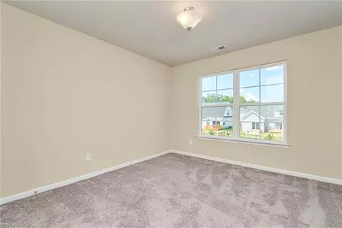 Bedroom - 5104 Annapolis Dr, Chesapeake, VA 23321 photo 9 of 10