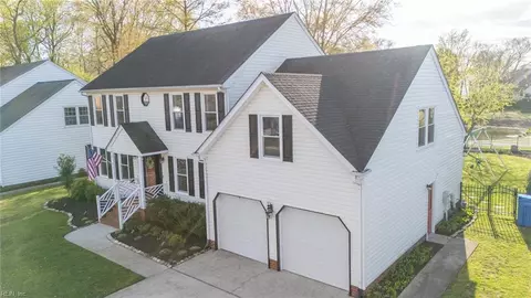 404 Las Gaviotas Blvd, Chesapeake, VA 23322