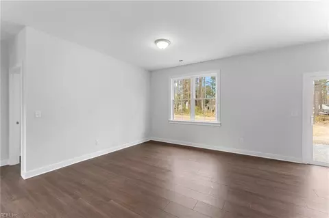 Living - 8978 Marlfield Rd, Gloucester, VA 23061 photo 4 of 4
