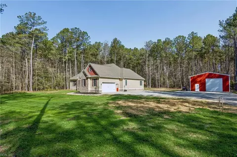 5903 Homeplace Ln, Gloucester, VA 23061
