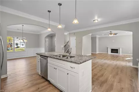 Entry Way - 169 Swanson Rd, Norfolk, VA 23503 photo 3 of 6