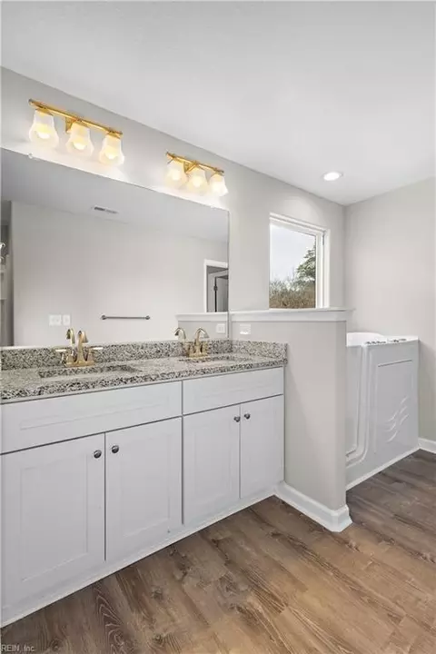 Bath - 169 Swanson Rd, Norfolk, VA 23503 photo 3 of 5
