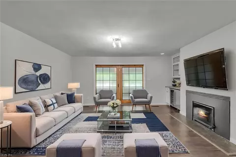 237 James River Dr, Newport News, VA 23601