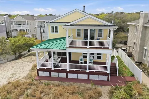 4812 Bay Bridge Ln, Virginia Beach, VA 23455