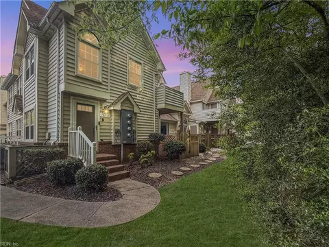 701 Meherrin River Ct #D, Chesapeake, VA 23320