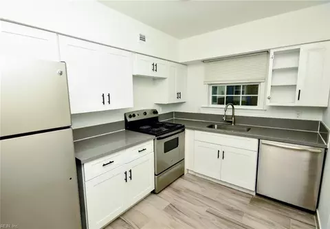437 Barberton Dr, Virginia Beach, VA 23451