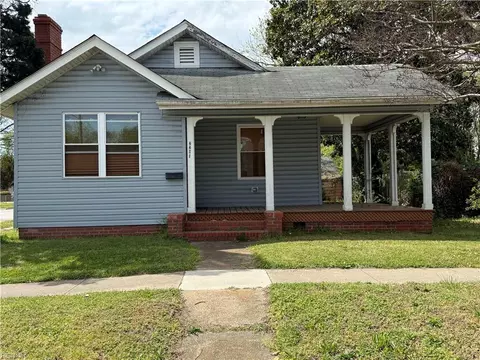 2201 Roanoke Ave, Newport News, VA 23607