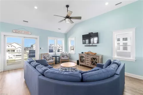 Living - 4616 Lindbergh Ave, Kitty Hawk, NC 27949 photo 5 of 5