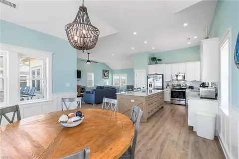 Dining - 4616 Lindbergh Ave, Kitty Hawk, NC 27949 photo 2 of 2