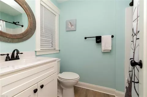 Bath - 4616 Lindbergh Ave, Kitty Hawk, NC 27949 photo 4 of 9