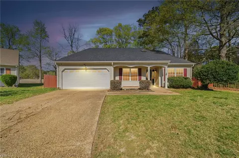 114 Edwards Ct, Yorktown, VA 23693