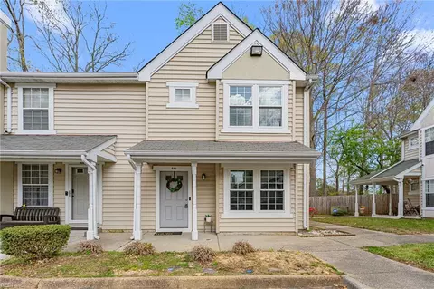 446 Rivers Ridge Cir, Newport News, VA 23608