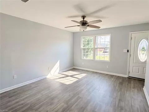 Living - 1008 Rowe St, Hampton, VA 23669 photo 2 of 4