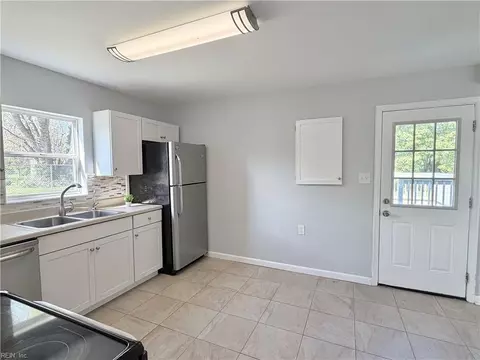 Kitchen - 1008 Rowe St, Hampton, VA 23669 photo 4 of 4