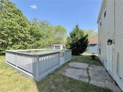 Exterior - 1008 Rowe St, Hampton, VA 23669 photo 3 of 11