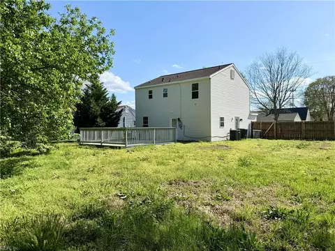 Exterior - 1008 Rowe St, Hampton, VA 23669 photo 5 of 11