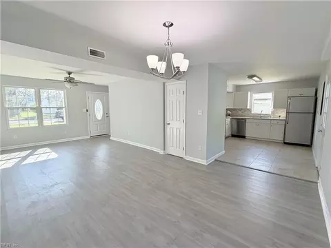 Living - 1008 Rowe St, Hampton, VA 23669 photo 3 of 4