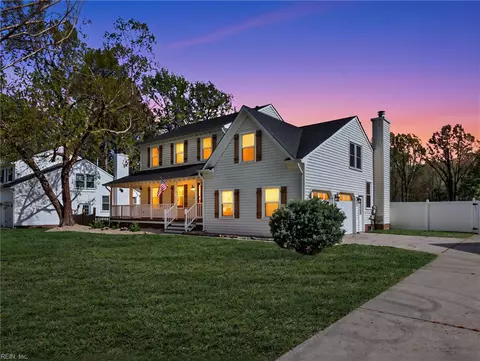 821 Saddleback Trail Rd, Chesapeake, VA 23326