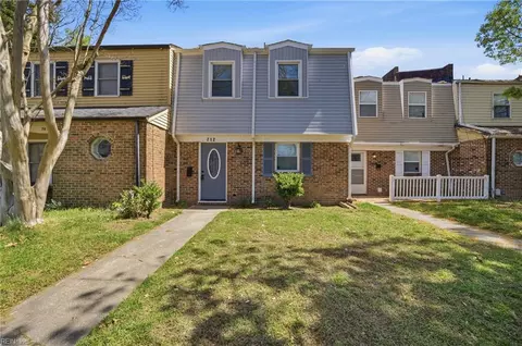 712 White Hall Ln, Virginia Beach, VA 23462