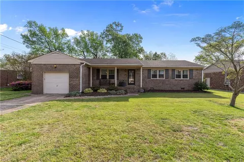 225 Haledon Rd, Chesapeake, VA 23320