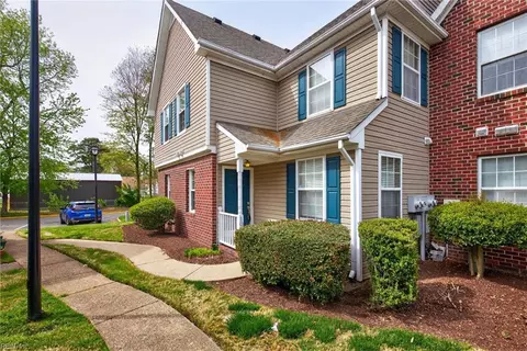1016 Primrose Ln, Chesapeake, VA 23320