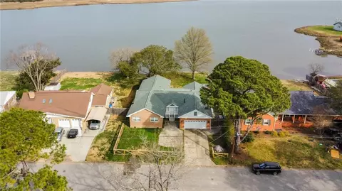 View/Area - 14 Eagle Point Rd, Hampton, VA 23669 photo 2 of 9