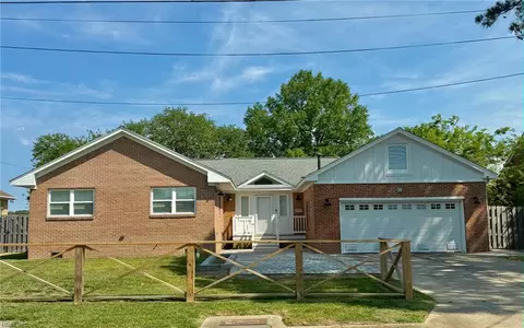 Exterior - 14 Eagle Point Rd, Hampton, VA 23669 photo 5 of 6