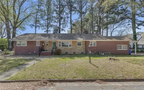 752 Pueblo Rd, Newport News, VA 23606
