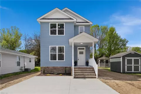 109 Woodrow Ave, Suffolk, VA 23434