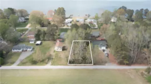 33 Highview Dr, Gloucester, VA 23061