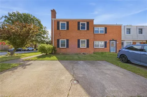 414 Chinaberry Cir, Virginia Beach, VA 23454