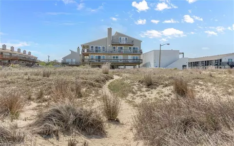 1036 E Ocean View Ave #2, Norfolk, VA 23503