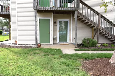 13 Inlandview Dr #A, Hampton, VA 23669