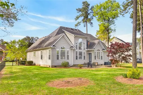 Exterior - 709 Bristol St, Smithfield, VA 23430 photo 9 of 10