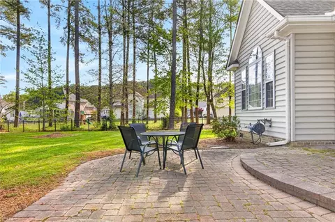 Exterior - 709 Bristol St, Smithfield, VA 23430 photo 6 of 10