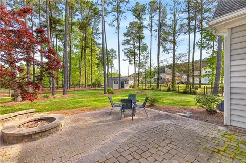 Exterior - 709 Bristol St, Smithfield, VA 23430 photo 3 of 10