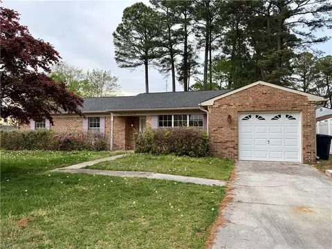 2904 Augusta Cir, Virginia Beach, VA 23453