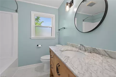 Bath - 509 Timberneck Ct, Hampton, VA 23663 photo 3 of 3