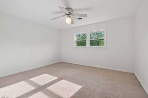 Bedroom - 509 Timberneck Ct, Hampton, VA 23663 photo 9 of 10