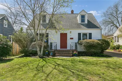 114 Cambridge Pl, Hampton, VA 23669