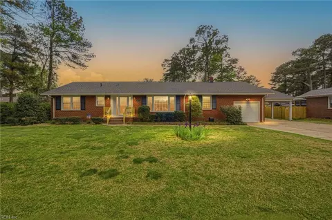 5405 Bingham Dr, Portsmouth, VA 23703