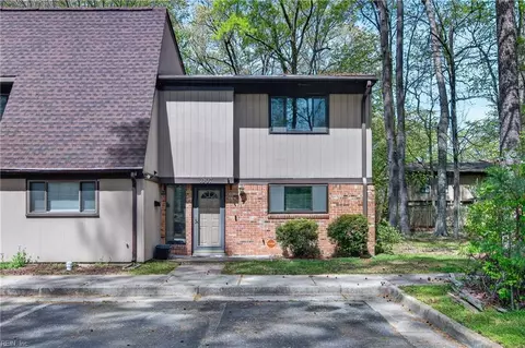 1007 Willow Green Dr, Newport News, VA 23602