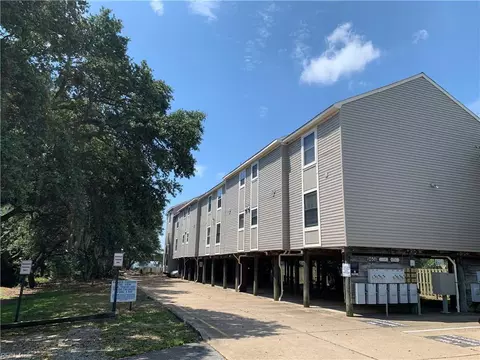 9601 9th View St #103, Norfolk, VA 23503