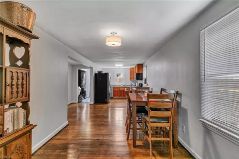 Entry Way - 124 Cambridge Pl, Hampton, VA 23669 photo 4 of 4