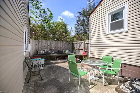 Exterior - 124 Cambridge Pl, Hampton, VA 23669 photo 7 of 7